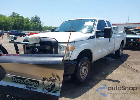 2011 Ford F-250 Xl z USA, uszkodzony, nr VIN 1FT7X2B61BEB17857